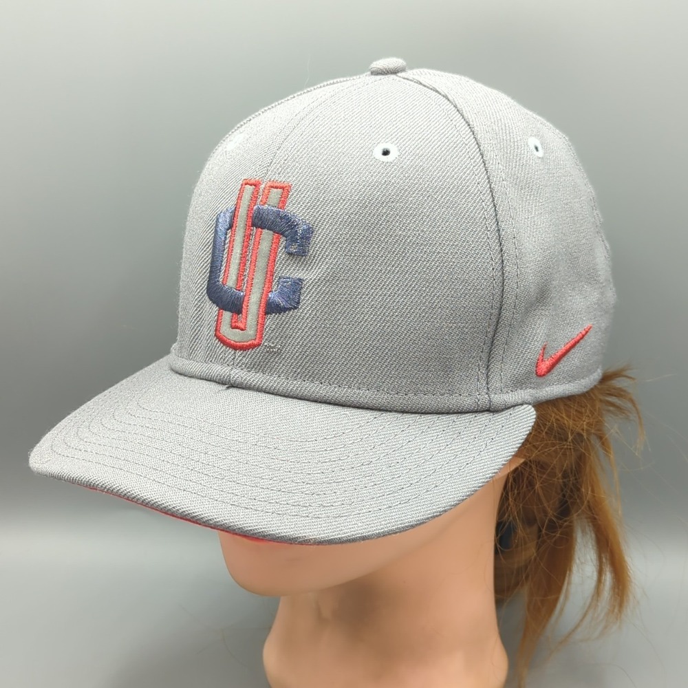 Nike True UCONN Huskies Snapback Gray Hat Cap OSFM Adjustable